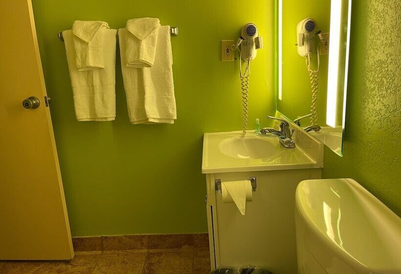 Номер Стандарт 2 Двуспальные Кровати, Clarion Inn