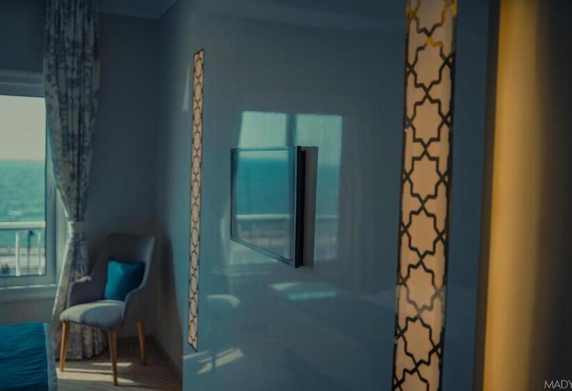 اتاق استاندارد با چشم‌انداز دریا, Miramar Boutique