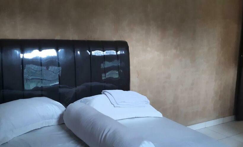 اتاق استاندارد, Airangga Home Stay Syariah Berastagi Redpartner