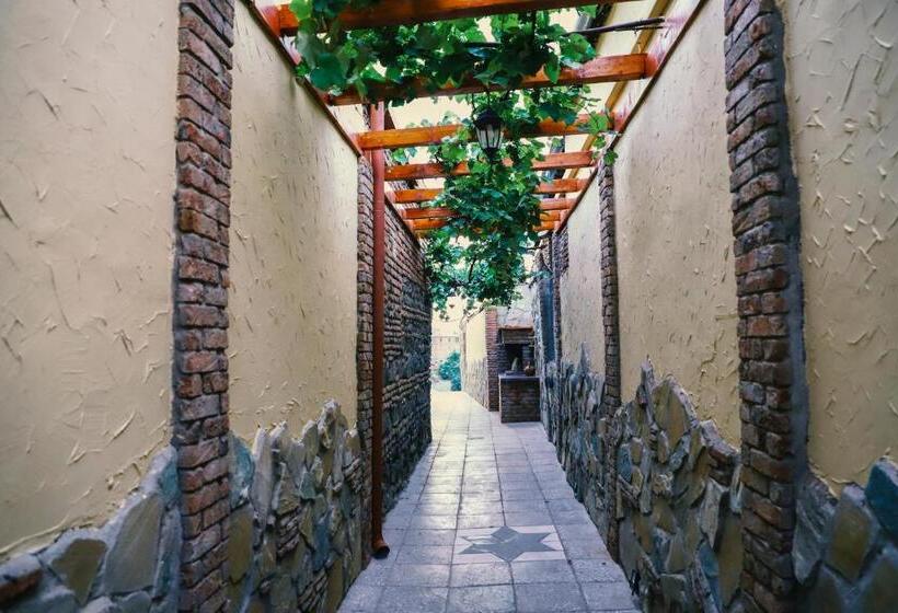 آپارتمان سوپریور 1 خوابه, Honeymoon Apartments In Old Tbilisi