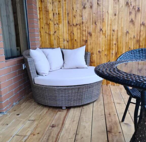 آپارتمان لوکس 1 خوابه, Honeymoon Apartments In Old Tbilisi