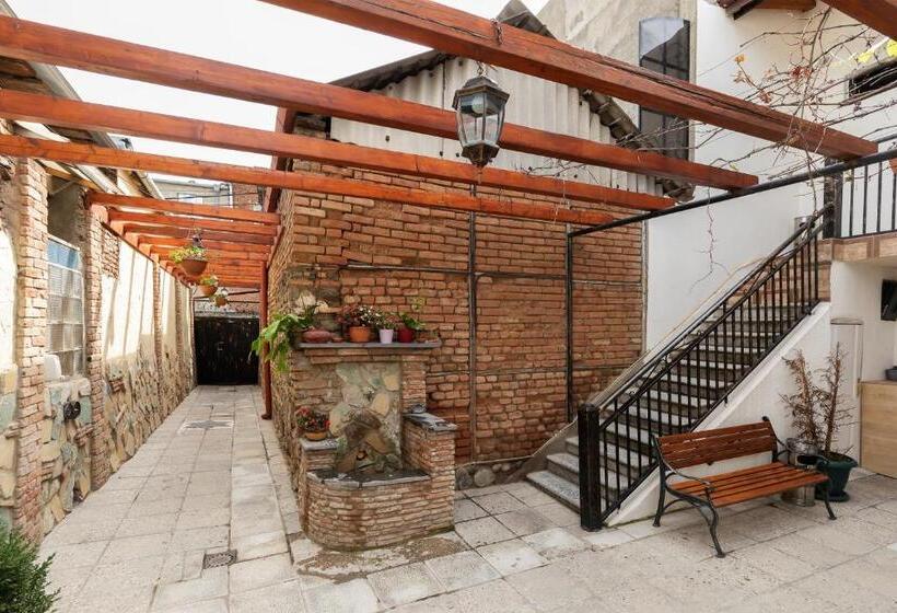 آپارتمان 1 خوابه با چشم‌انداز, Honeymoon Apartments In Old Tbilisi