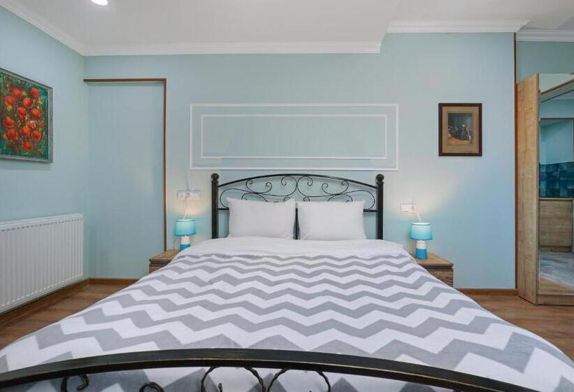 آپارتمان 1 خوابه با تراس, Honeymoon Apartments In Old Tbilisi