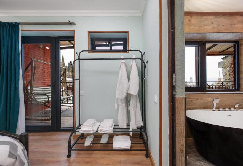 آپارتمان 1 خوابه با تراس, Honeymoon Apartments In Old Tbilisi