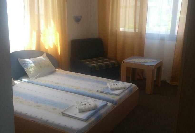 Номер Стандарт с Балконом, Svetla Guest House