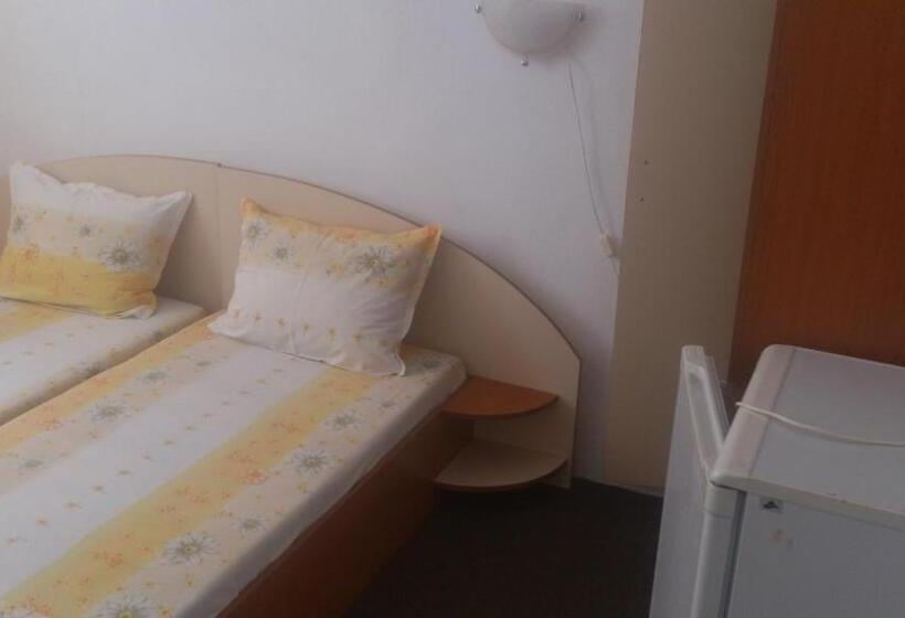 Номер Стандарт с Балконом, Svetla Guest House