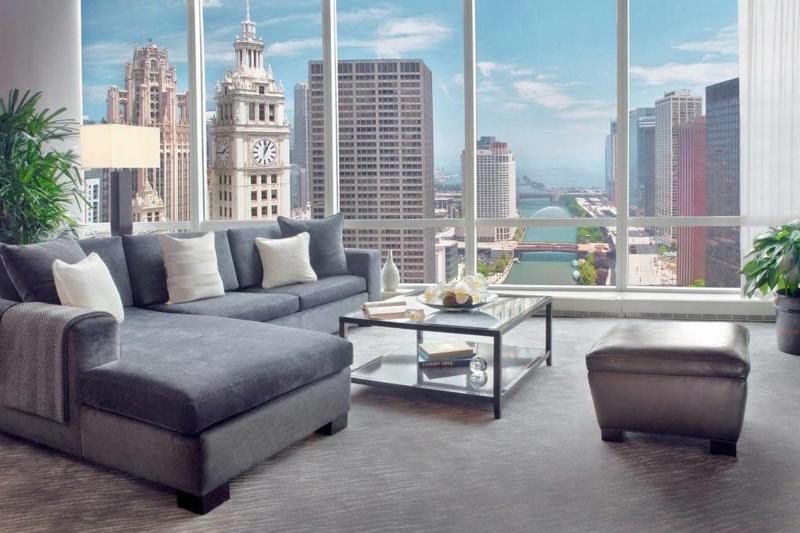 Deluxe Suite, Trump International Hotel & Tower Chicago