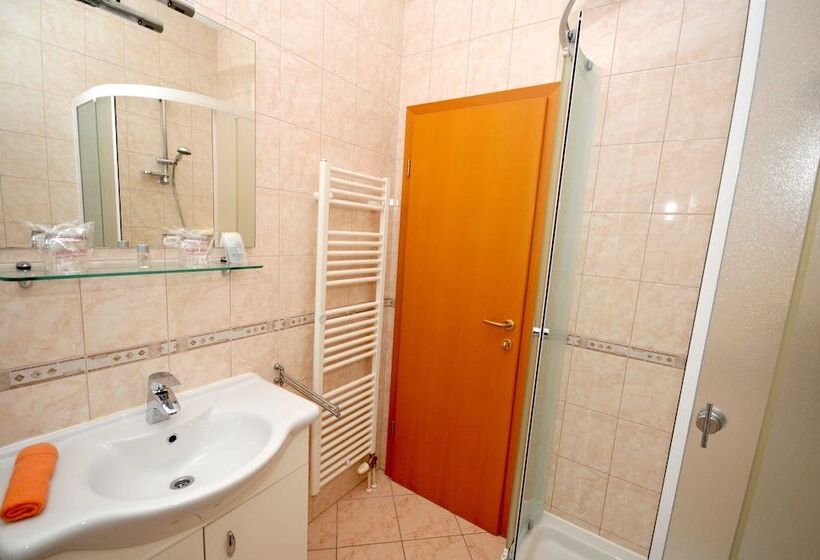 스탠다드 발코니 스튜디오, Apartmani Trogir