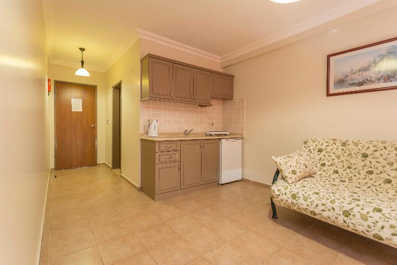 דירת חדר, Club Amaris Apartment
