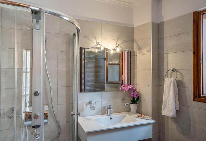 庭の見える１ベッドルームアパートメント, Calergi Residence Monthly Offers