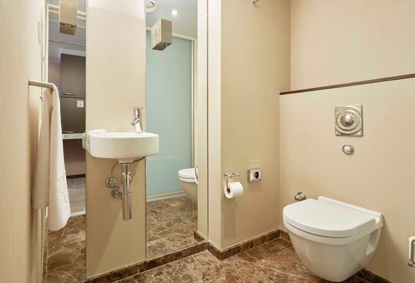 سوئیت سینیور, Richmond Nua Wellness Spa   Adult Only