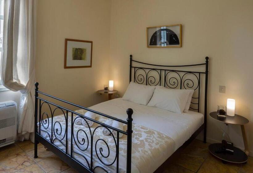 اتاق اکونومی, Aria Lito Mansion