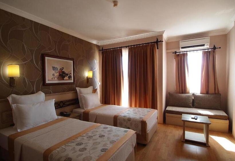 اتاق استاندارد سه نفره, Romance Beach