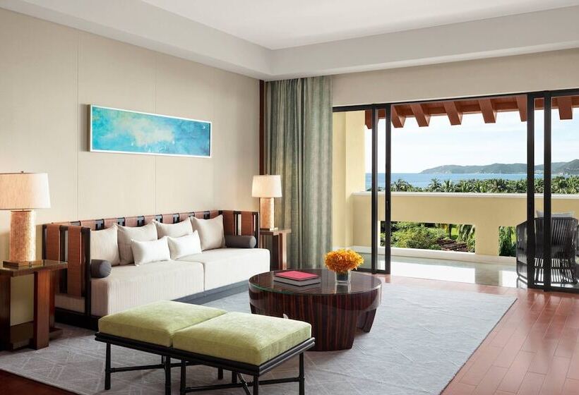 Клубный люкс с видом на море, The Ritzcarlton Sanya, Yalong Bay