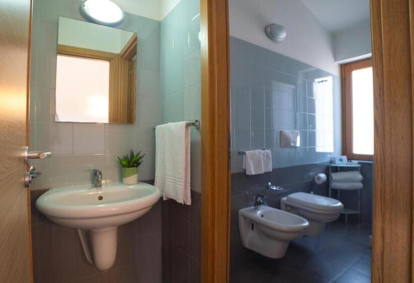 اتاق کلاسیک چهارنفره, Voi Baia Di Tindari Resort
