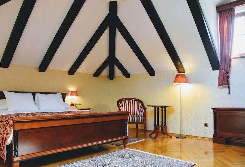 سوییت, Boutique Hotel Kazbek