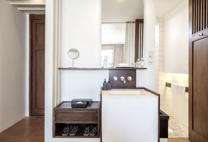 اتاق استاندارد, Putahracsa Hua Hin