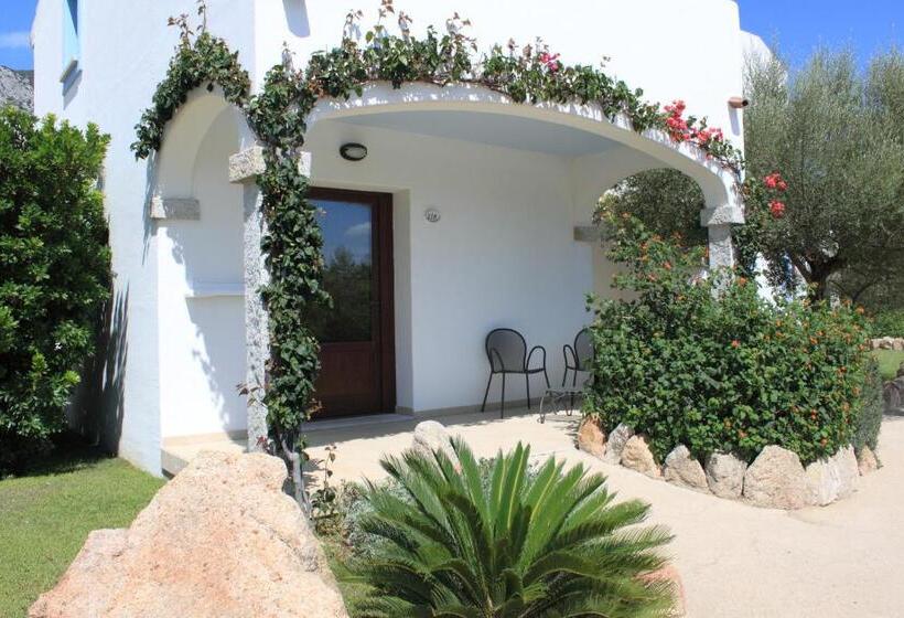 اتاق استاندارد سه نفره, Resort Nuraghe Arvu