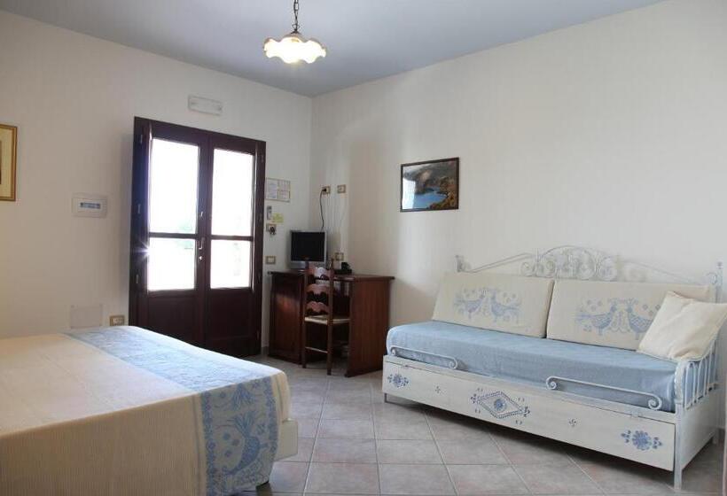 اتاق استاندارد سه نفره, Resort Nuraghe Arvu