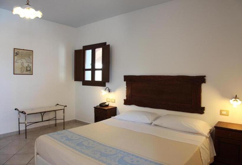 غرفة قياسية رباعية, Resort Nuraghe Arvu