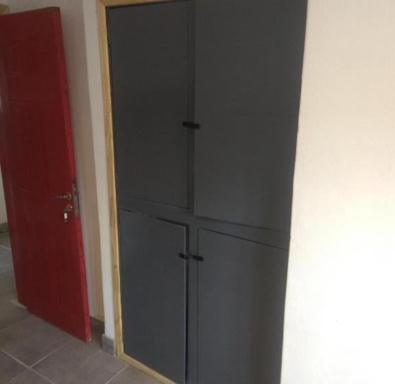 四人标准间, Temiscira Hostel