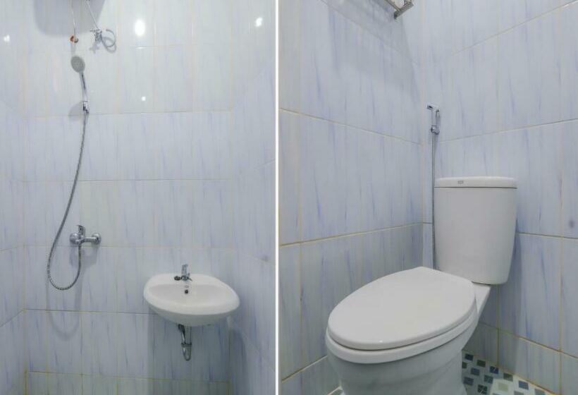 Номер Deluxe, Reddoorz Syariah At Griya Merbotan Demak