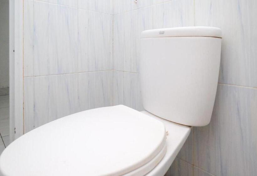 Номер Deluxe, Reddoorz Syariah At Griya Merbotan Demak