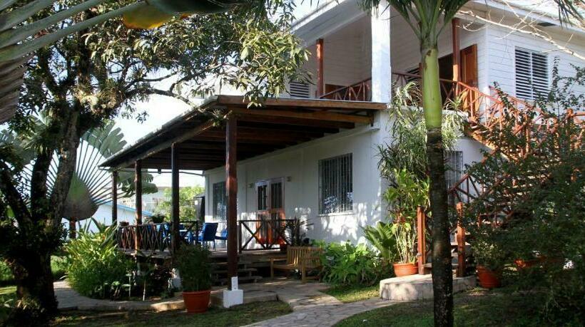 Апартаменты 1 Спальня, Bluebelize B&b