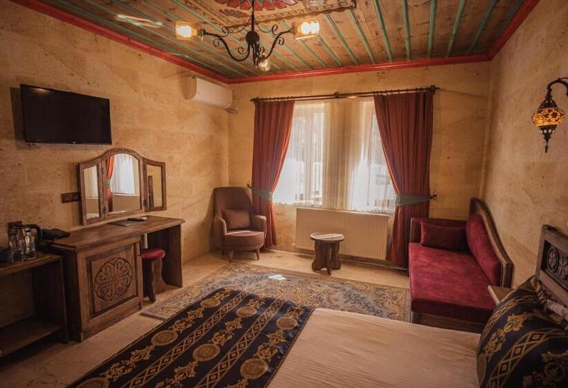 اتاق سوپریور, Olivia Cave