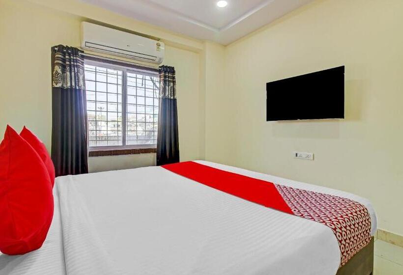 Quarto Estandar, O Adhin Residency