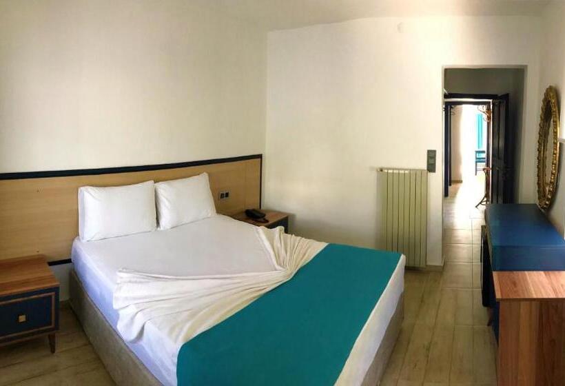 غرفة عائلية مطلّة علي البحر, Urga Butik Otel & Restaurant