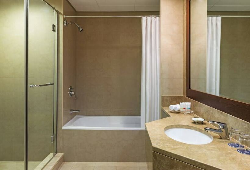 Номер Классика Кровать Кинг, Four Points By Sheraton Sheikh Zayed Road