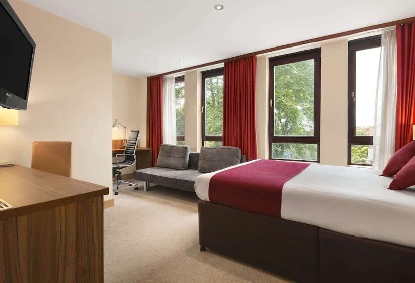 اتاق اجرایی, Ramada By Wyndham Hounslow  Heathrow East