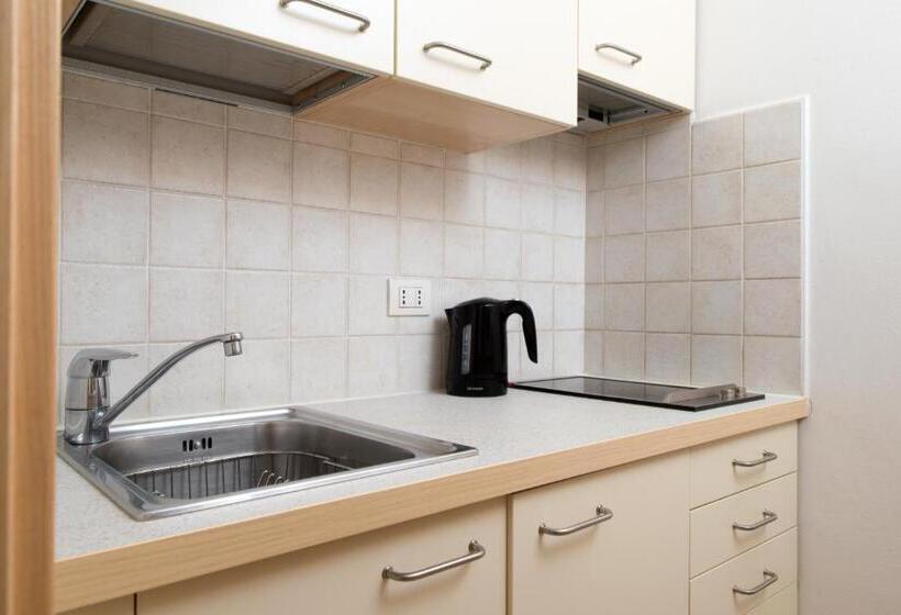 발코니가 있는 2 베드룸 아파트, Residence Lastei