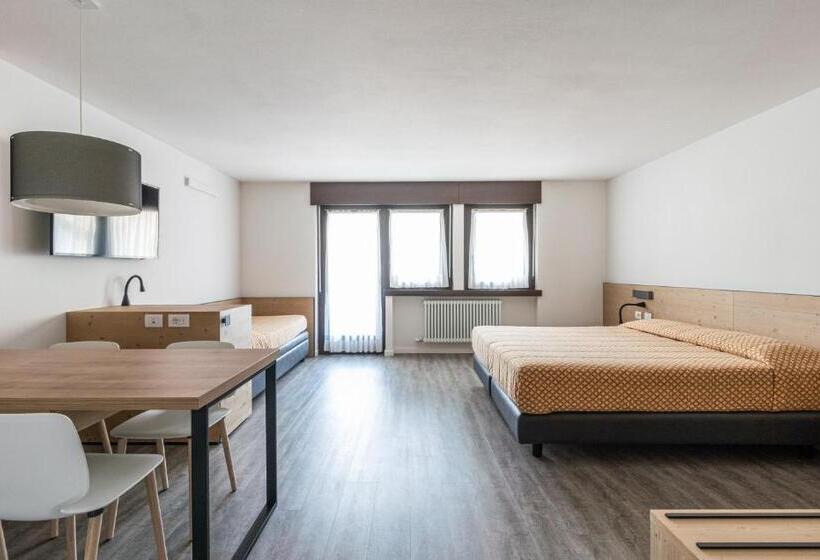 수피리어 스튜디오, Residence Lastei