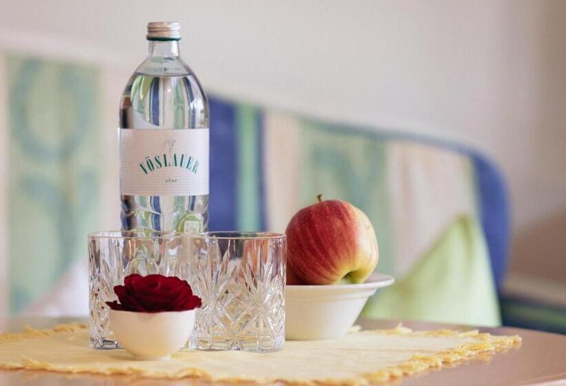 اتاق استاندارد با بالکن, Weisser Bär