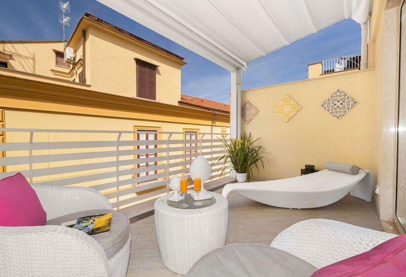 Номер Deluxe с Террасой, Tasso Suites & Spa