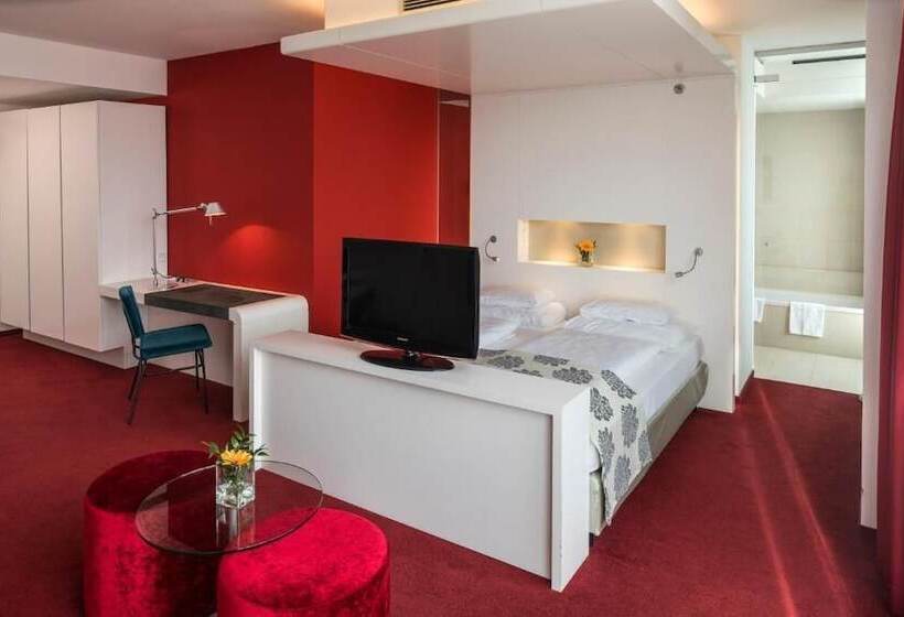 سوییت جونیور, Falkensteiner Hotel Bratislava