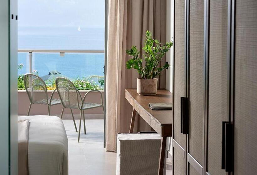 Люкс Deluxe Вид на Море, Michelangelo Resort & Spa