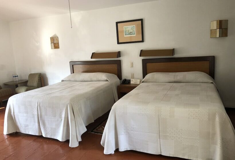 ２ダブルベッドのスタンダードルーム, Ilebal Cuernavaca Centro   Lugar Con Encanto!