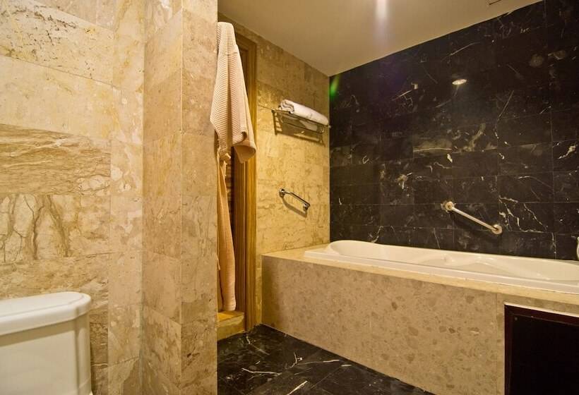 جناح, Lk Mantra Pura Resort