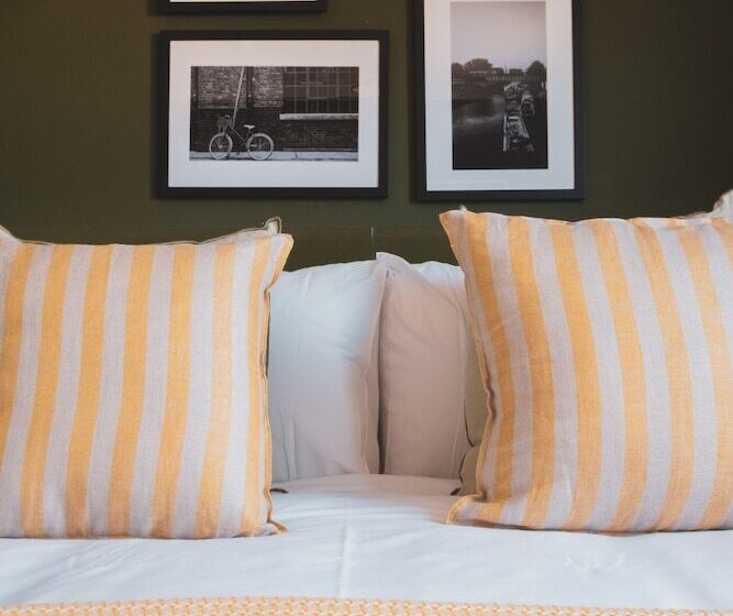 Номер Стандарт, Old Ship Inn Hackney