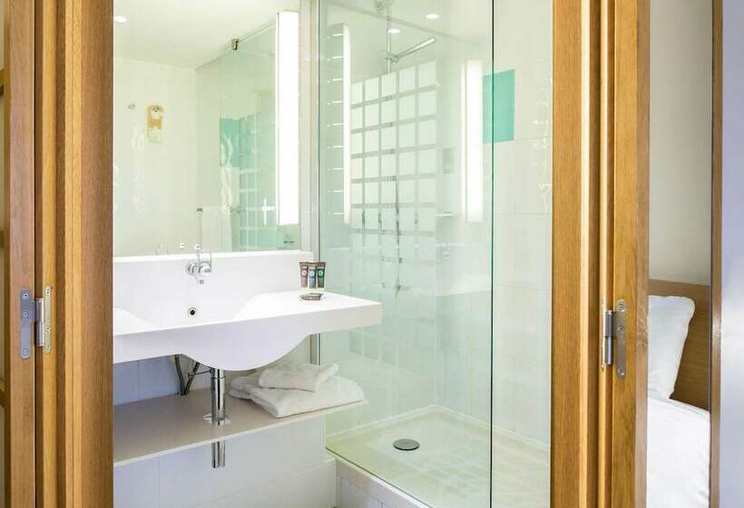 Executive Room, Novotel London Paddington