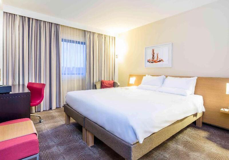 Superior Room, Novotel London Paddington