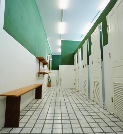 带共用浴室的标准房间, Barn Laos Hostel