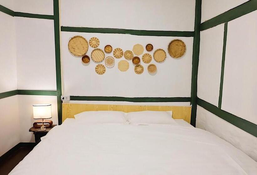 带共用浴室的标准房间, Barn Laos Hostel