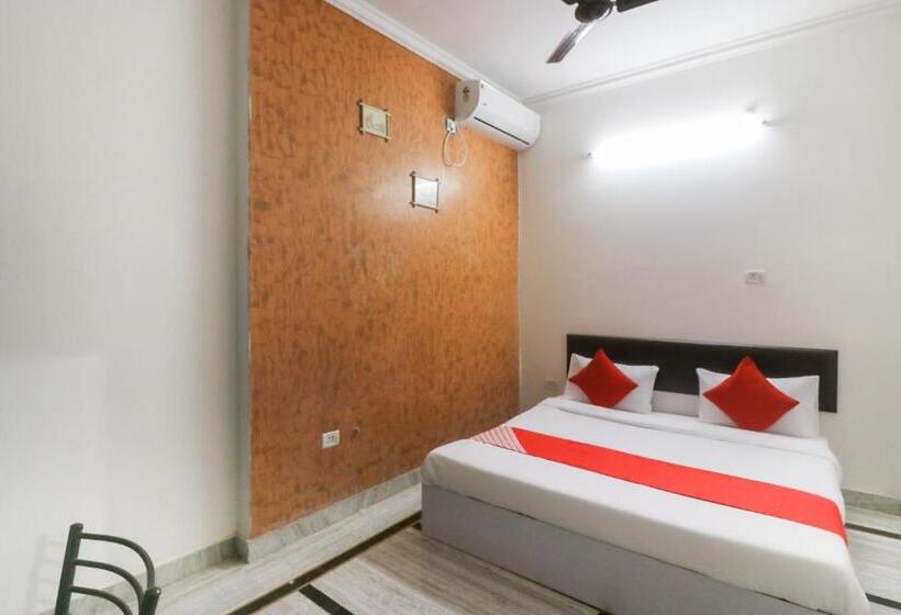 三人经典房间, Flagship Xpress Stays Near Munshi Pulia Metro Station