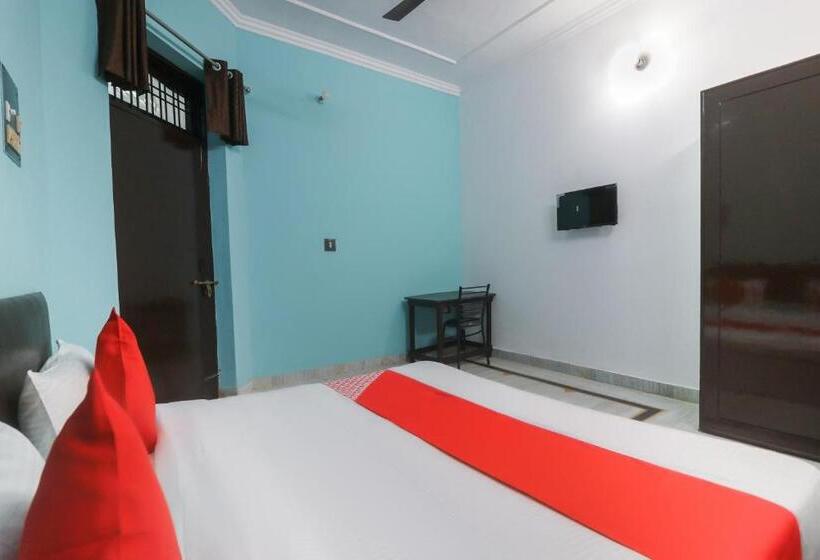 三人经典房间, Flagship Xpress Stays Near Munshi Pulia Metro Station