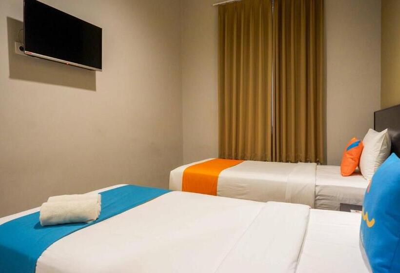 Номер Deluxe, Sans Hotel Empress Simpang Lima