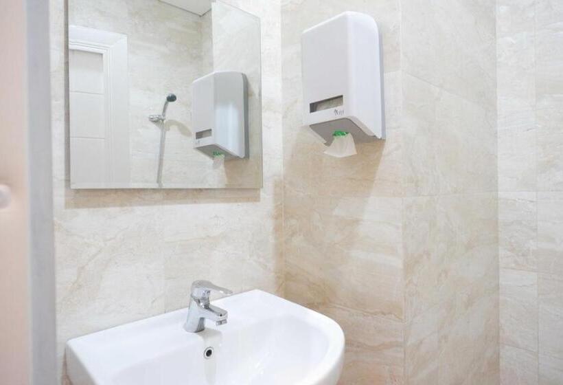 Номер Deluxe, Sans Hotel Empress Simpang Lima